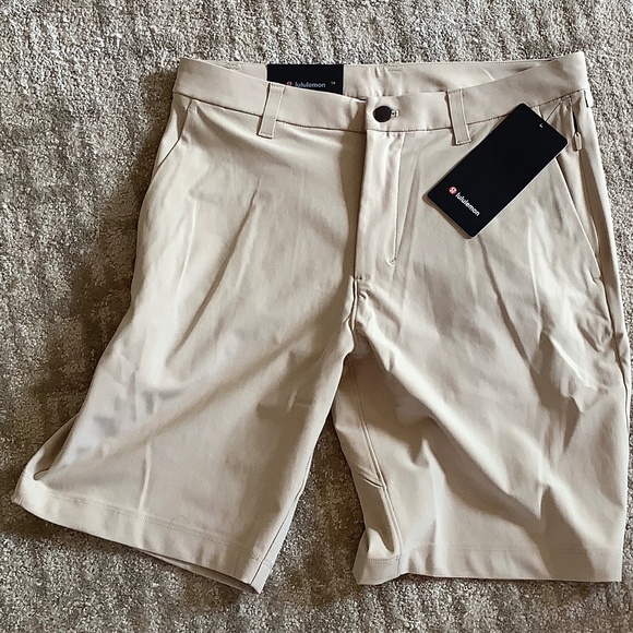 lululemon athletica Commission Short Classic 9” Khaki